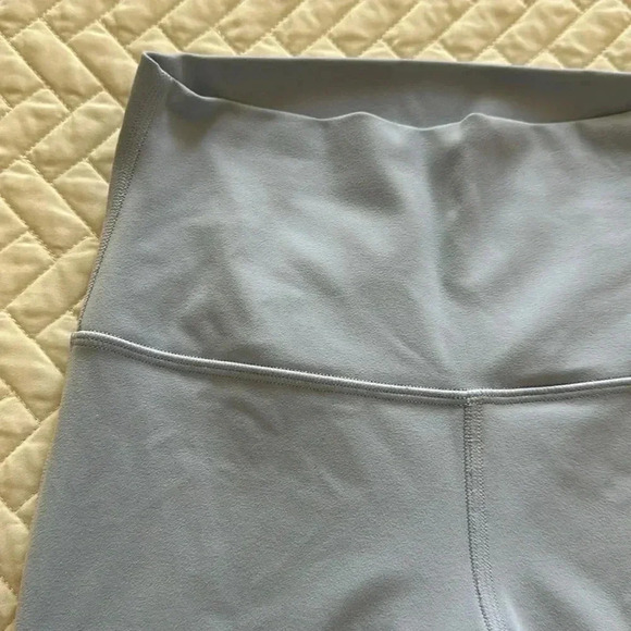 Lululemon - Picture 2 of 6